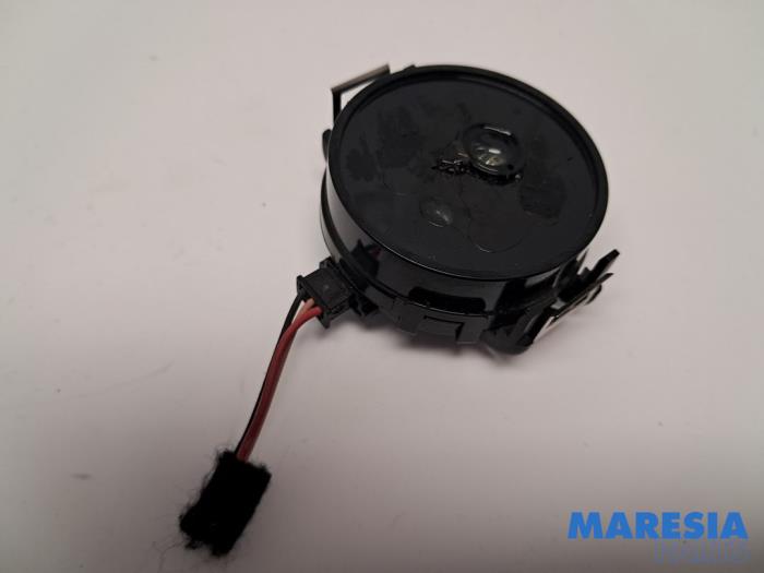 Begagnade Regnsensor Opel Vivaro 1.6 CDTI BiTurbo 140 Pris € 18,15 Inklusive moms erbjuds av Maresia Parts