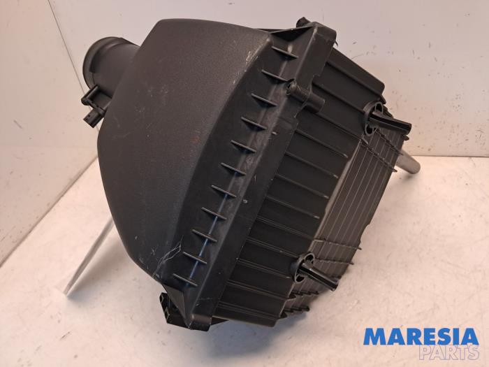 Begagnade Luftfilterhus Opel Vivaro 1.6 CDTI BiTurbo 140 Pris € 48,39 Inklusive moms erbjuds av Maresia Parts