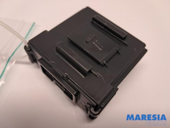 Used ABS Computer Renault Arkana (RJLL) 1.6 E-Tech 145 16V Price € 90,00 Margin scheme offered by Maresia Parts
