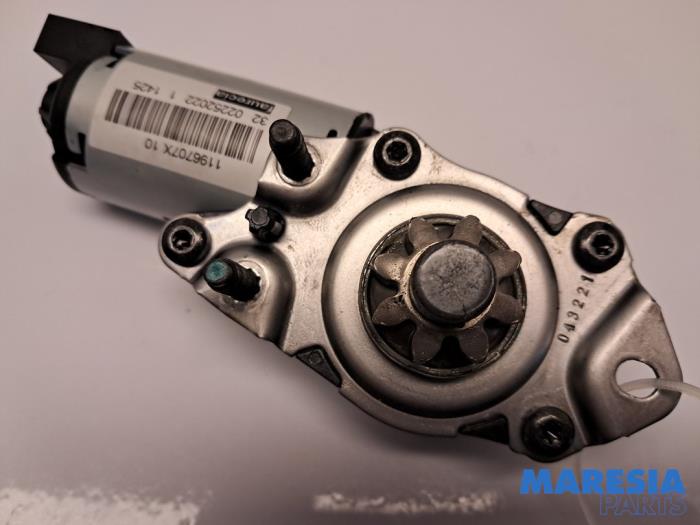 Gebrauchte Sitzmotor Renault Arkana (RJLL) 1.6 E-Tech 145 16V Preis € 89,99 Margenregelung angeboten von Maresia Parts