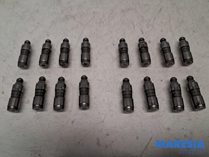 Gebrauchte Ventilstößel Renault Scénic II (JM) 1.6 16V Preis € 50,00 Margenregelung angeboten von Maresia Parts
