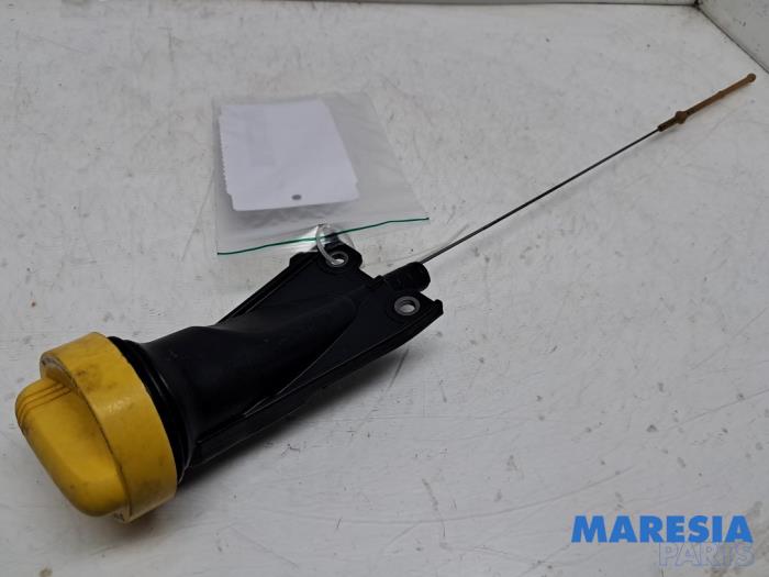 Gebrauchte Ölmessstab Renault Clio IV Estate/Grandtour (7R) 1.5 Energy dCi 90 FAP Preis € 15,00 Margenregelung angeboten von Maresia Parts