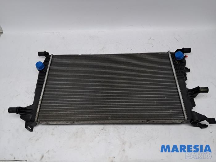 Usagé Radiateur Renault Scénic III (JZ) 1.4 16V TCe 130 Prix € 35,00 Règlement à la marge proposé par Maresia Parts