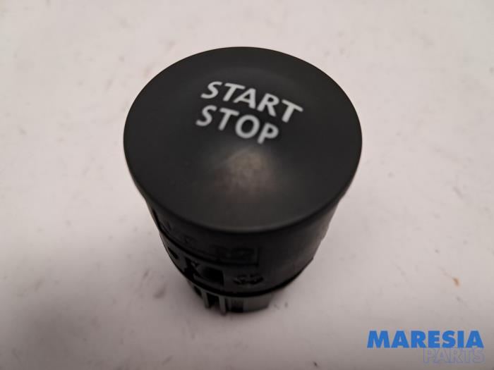 Używane Przelacznik Start/Stop Renault Zoé (AG) R90 Cena € 20,00 Procedura marży oferowane przez Maresia Parts