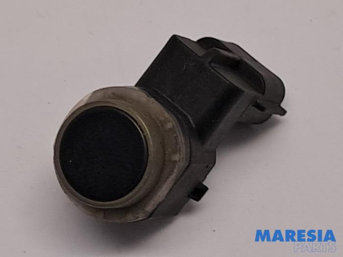 Usados Sensor PDC Renault Scénic III (JZ) 1.4 16V TCe 130 Precio € 19,50 Norma de margen ofrecido por Maresia Parts