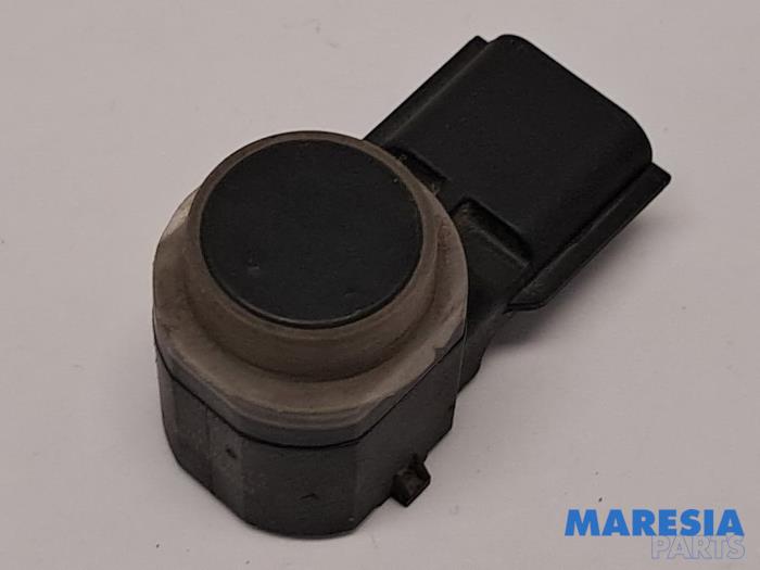 Usados Sensor PDC Renault Scénic III (JZ) 1.4 16V TCe 130 Precio € 19,50 Norma de margen ofrecido por Maresia Parts
