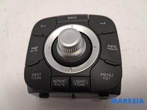 Used Navigation control panel Renault Scénic III (JZ) 1.4 16V TCe 130 Price € 55,00 Margin scheme offered by Maresia Parts