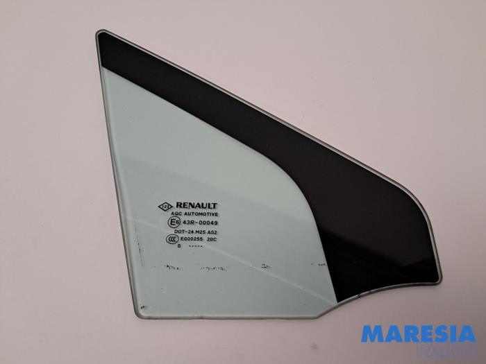 Usados Ventanilla triangular derecha delante Renault Scénic III (JZ) 1.4 16V TCe 130 Precio € 20,00 Norma de margen ofrecido por Maresia Parts