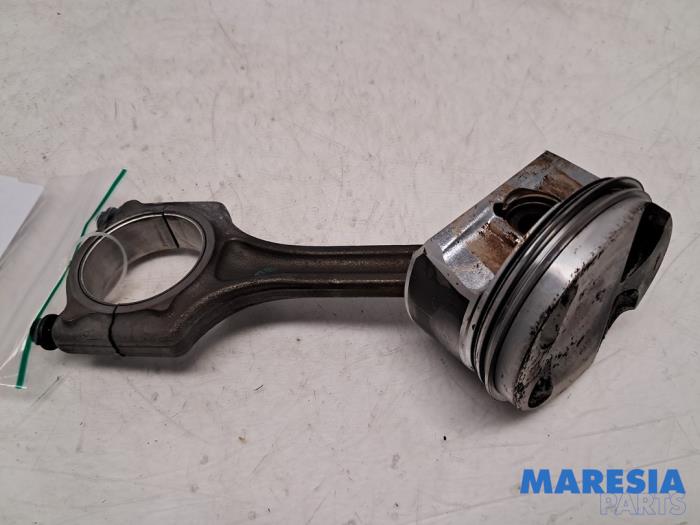 Usados Biela Peugeot 5008 I (0A/0E) 1.6 VTI 16V Precio € 49,00 Norma de margen ofrecido por Maresia Parts