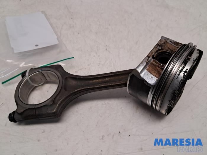 Usados Biela Peugeot 5008 I (0A/0E) 1.6 VTI 16V Precio € 49,00 Norma de margen ofrecido por Maresia Parts