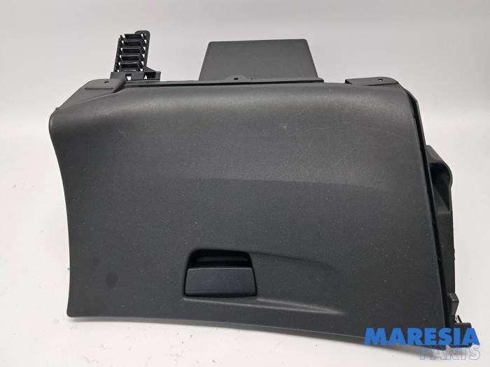 Begagnade Handskfack Citroen C4 Grand Picasso (3A) 1.6 16V THP 165 Pris € 59,00 Marginaltabell erbjuds av Maresia Parts