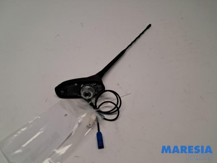 Używane Antena Citroen C4 Grand Picasso (3A) 1.6 16V THP 165 Cena € 19,99 Procedura marży oferowane przez Maresia Parts