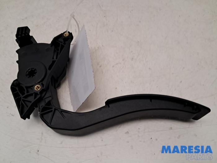 Begagnade Gaspedalsensor Renault Captur I (2R) 1.5 Energy dCi 90 FAP Pris € 20,00 Marginaltabell erbjuds av Maresia Parts