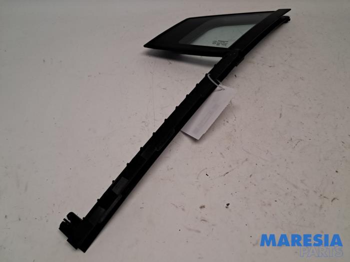 Usados Ventanilla triangular izquierda delante Renault Captur I (2R) 1.5 Energy dCi 90 FAP Precio € 35,00 Norma de margen ofrecido por Maresia Parts