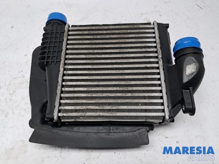 Usados Intercooler Peugeot 308 SW (L4/L9/LC/LJ/LR) 1.2 12V e-THP PureTech 110 Precio € 49,95 Norma de margen ofrecido por Maresia Parts