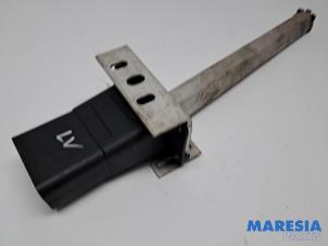 Usagé Support partie avant Citroen C4 Grand Picasso (3A) 1.6 16V THP 165 Prix € 30,00 Règlement à la marge proposé par Maresia Parts