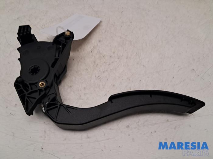 Begagnade Gaspedalsensor Renault Clio IV (5R) 0.9 Energy TCE 90 12V Pris € 20,00 Marginaltabell erbjuds av Maresia Parts