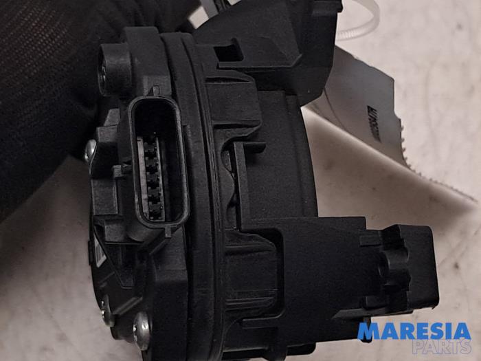 Gaspedalposition Sensor van een Renault Clio IV (5R) 0.9 Energy TCE 90 12V 2013