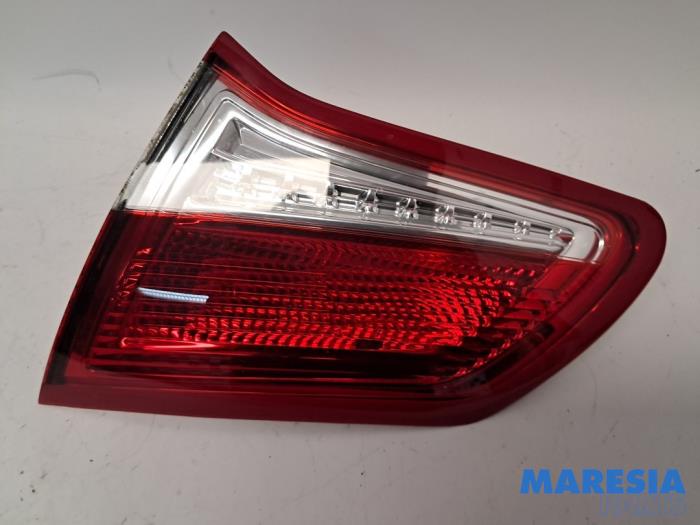 Używane Odblask tylnej klapy prawy Citroen C4 Berline (NC) 1.6 16V VTi Cena € 25,00 Procedura marży oferowane przez Maresia Parts