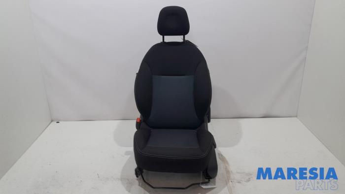 Używane Fotel lewy Peugeot 208 I (CA/CC/CK/CL) 1.0 Vti 12V PureTech Cena € 114,95 Procedura marży oferowane przez Maresia Parts