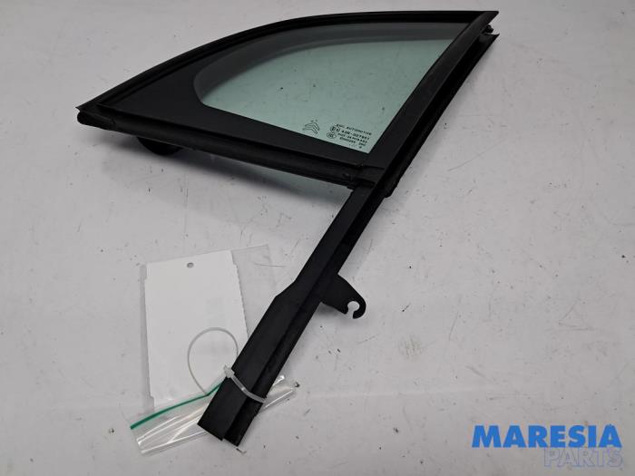 Usados Ventanilla triangular izquierda delante Citroen DS3 (SA) 1.6 16V VTS THP 155 Precio € 40,00 Norma de margen ofrecido por Maresia Parts