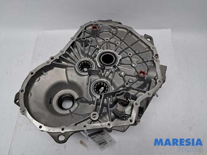 Usagé Cache boite de vitesses Renault Captur I (2R) 1.2 TCE 16V EDC Prix € 100,00 Règlement à la marge proposé par Maresia Parts