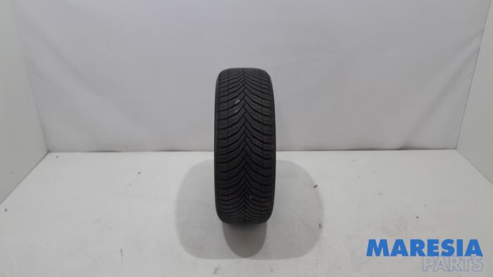 Begagnade Däck Opel Corsa F (UB/UH/UP) 1.2 12V 75 Pris € 30,25 Inklusive moms erbjuds av Maresia Parts