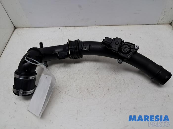 Gebrauchte Intercooler Rohr Peugeot 308 (L3/L8/LB/LH/LP) 1.2 12V e-THP PureTech 130 Preis € 39,50 Margenregelung angeboten von Maresia Parts