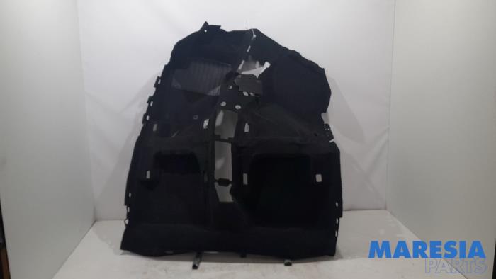 Begagnade Matta Opel Corsa F (UB/UH/UP) 1.2 12V 75 Pris € 228,69 Inklusive moms erbjuds av Maresia Parts