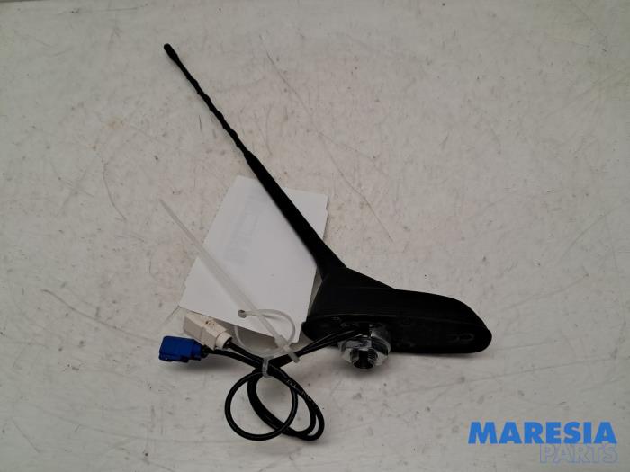 Używane Antena Peugeot 308 SW (L4/L9/LC/LJ/LR) 1.6 BlueHDi 120 Cena € 24,95 Procedura marży oferowane przez Maresia Parts