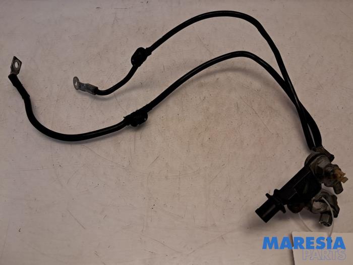 Begagnade Batterisensor Peugeot 308 SW (L4/L9/LC/LJ/LR) 1.6 BlueHDi 120 Pris € 35,00 Marginaltabell erbjuds av Maresia Parts