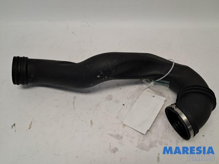 Begagnade Luftintagsslang Peugeot Boxer (U9) 2.0 BlueHDi 130 Pris € 30,25 Inklusive moms erbjuds av Maresia Parts