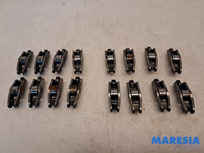 Usagé Culbuteur Renault Trafic (1FL/2FL/3FL/4FL) 1.6 dCi 95 Prix € 48,40 Prix TTC proposé par Maresia Parts