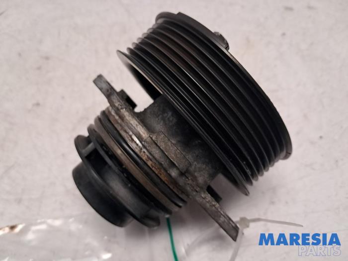 Usagé Pompe à eau Renault Trafic (1FL/2FL/3FL/4FL) 1.6 dCi 95 Prix € 60,50 Prix TTC proposé par Maresia Parts
