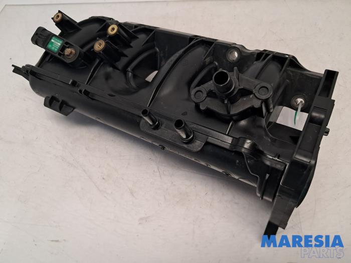 Używane Kolektor dolotowy Renault Megane III Coupe (DZ) 1.4 16V TCe 130 Cena € 39,95 Procedura marży oferowane przez Maresia Parts