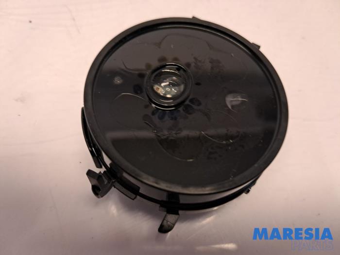 Begagnade Regnsensor Renault Master III (EV/HV/UV/VA/VB/VD/VF/VG/VJ) 2.3 dCi 145 16V FWD Pris € 30,25 Inklusive moms erbjuds av Maresia Parts