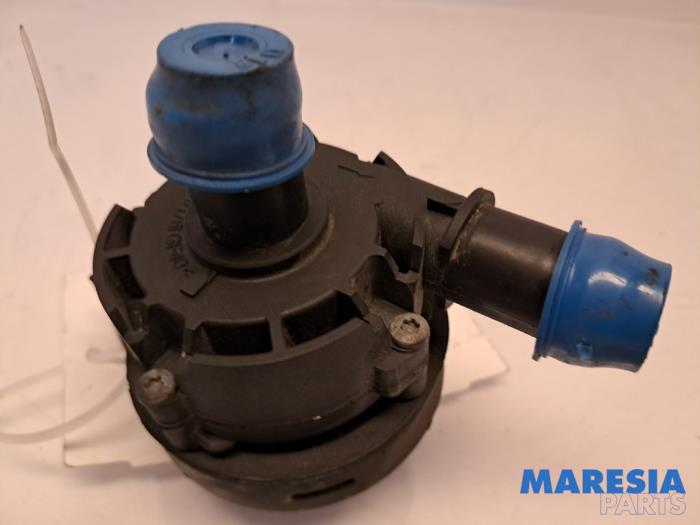 Begagnade Extra vattenpump Renault Master III (EV/HV/UV/VA/VB/VD/VF/VG/VJ) 2.3 dCi 145 16V FWD Pris € 30,24 Inklusive moms erbjuds av Maresia Parts