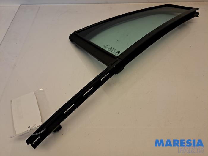 Usados Ventanilla triangular derecha detrás Citroen C4 Grand Picasso (3A) 1.6 HDiF 115 Precio € 35,00 Norma de margen ofrecido por Maresia Parts