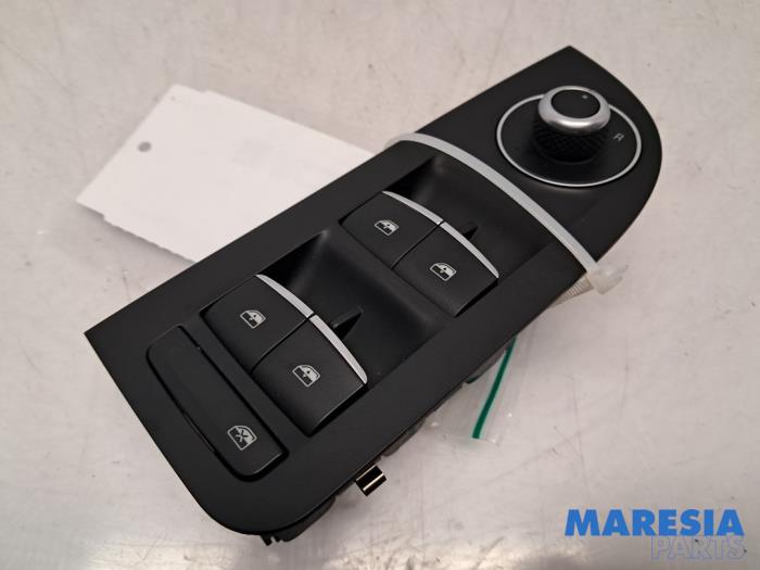 Usados Interruptor combinado de ventanillas Alfa Romeo Giulia (952) 2.2d 150 16V Precio € 99,99 Norma de margen ofrecido por Maresia Parts