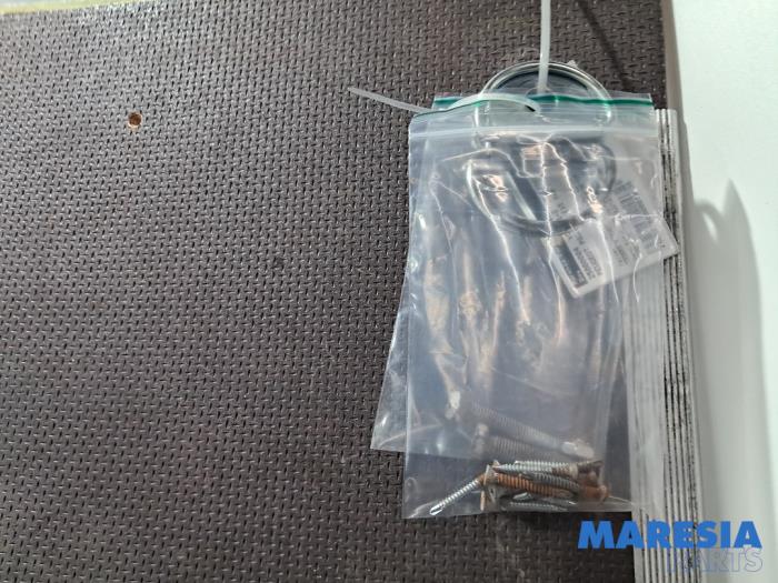 Floor panel load area from a Peugeot Partner (EF/EU) 1.5 BlueHDi 100 2020