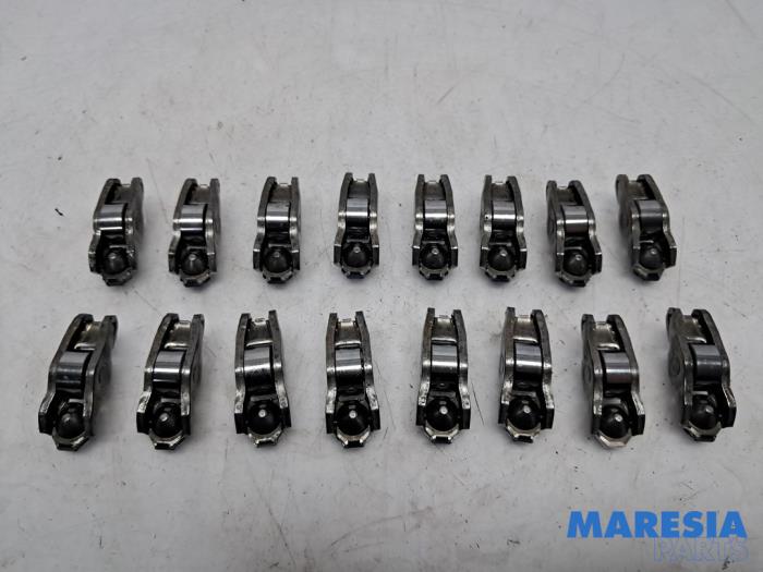 Begagnade Vipparm Fiat Doblo Cargo (263) 1.3 D Multijet Pris € 30,25 Inklusive moms erbjuds av Maresia Parts