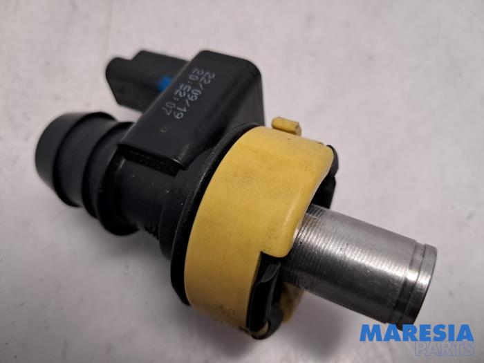 Begagnade PCV-ventil Peugeot Partner (EA//EF/EN/EU) 1.5 BlueHDi 100 Pris € 24,19 Inklusive moms erbjuds av Maresia Parts