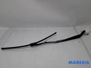 Begagnade Främre torkararm Peugeot Partner (EF/EU) 1.5 BlueHDi 100 Pris € 24,20 Inklusive moms erbjuds av Maresia Parts