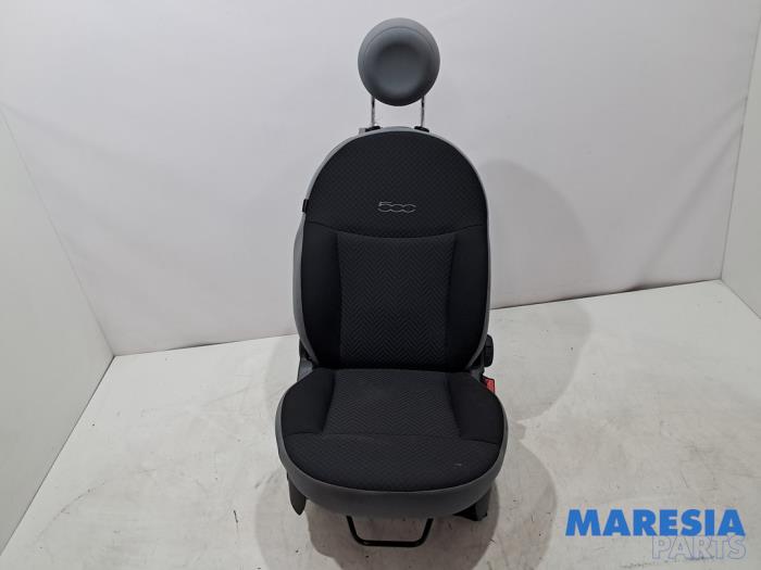 Używane Fotel prawy Fiat 500 (312) 0.9 TwinAir 80 Cena € 150,00 Procedura marży oferowane przez Maresia Parts
