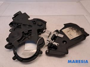 Usados Tapa de distribución Peugeot 308 (L3/L8/LB/LH/LP) 1.6 BlueHDi 120 Precio € 30,00 Norma de margen ofrecido por Maresia Parts