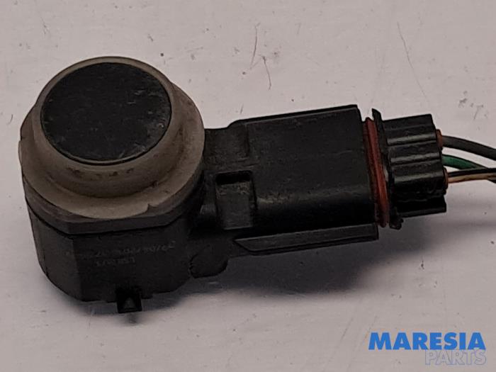 Begagnade Parkeringssensor Renault Master III (MA/MB/MC/MD/MH/MF/MG/MH) 2.3 dCi 135 16V FWD Pris € 30,24 Inklusive moms erbjuds av Maresia Parts