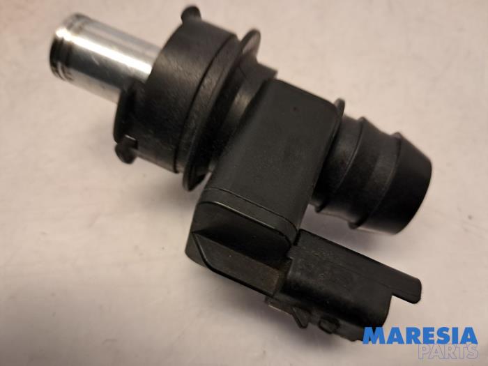 Begagnade PCV-ventil Peugeot 308 SW (L4/L9/LC/LJ/LR) 1.6 BlueHDi 120 Pris € 19,99 Marginaltabell erbjuds av Maresia Parts