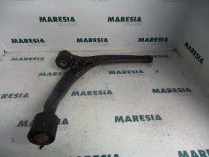 Used Front lower wishbone, right Peugeot 607 (9D/U) 2.7 HDi V6 24V Price € 75,00 Margin scheme offered by Maresia Parts
