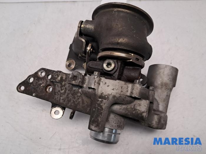 Używane Turbo Citroen C4 Cactus (0B/0P) 1.2 PureTech 110 12V Cena € 199,00 Procedura marży oferowane przez Maresia Parts