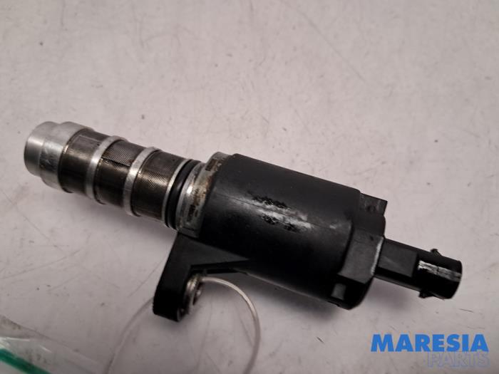 Begagnade Kamaxelsensor Citroen C4 Cactus (0B/0P) 1.2 PureTech 110 12V Pris € 40,00 Marginaltabell erbjuds av Maresia Parts